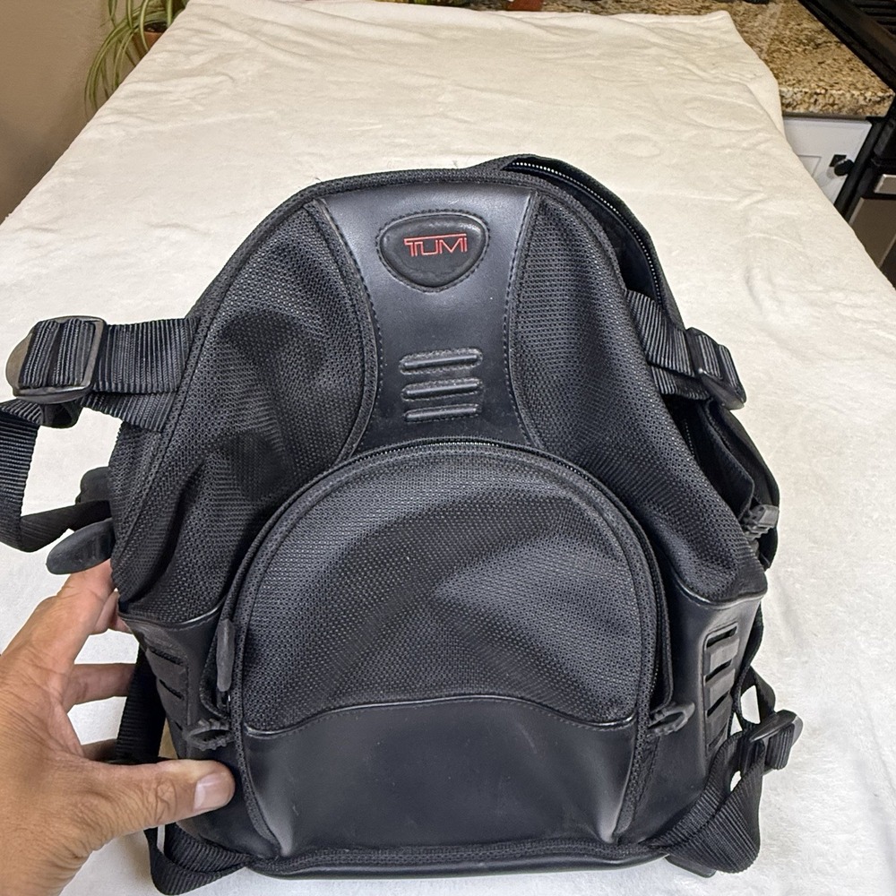 TUMI T2 Black Ballistic Nylon Shoulder Crossbody Camera Travel Bag Vintage